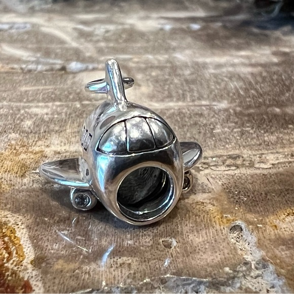 New Authentic Chamilia-Ready to take off charm airplane 925 Silver Travel bead - Picture 3 of 6